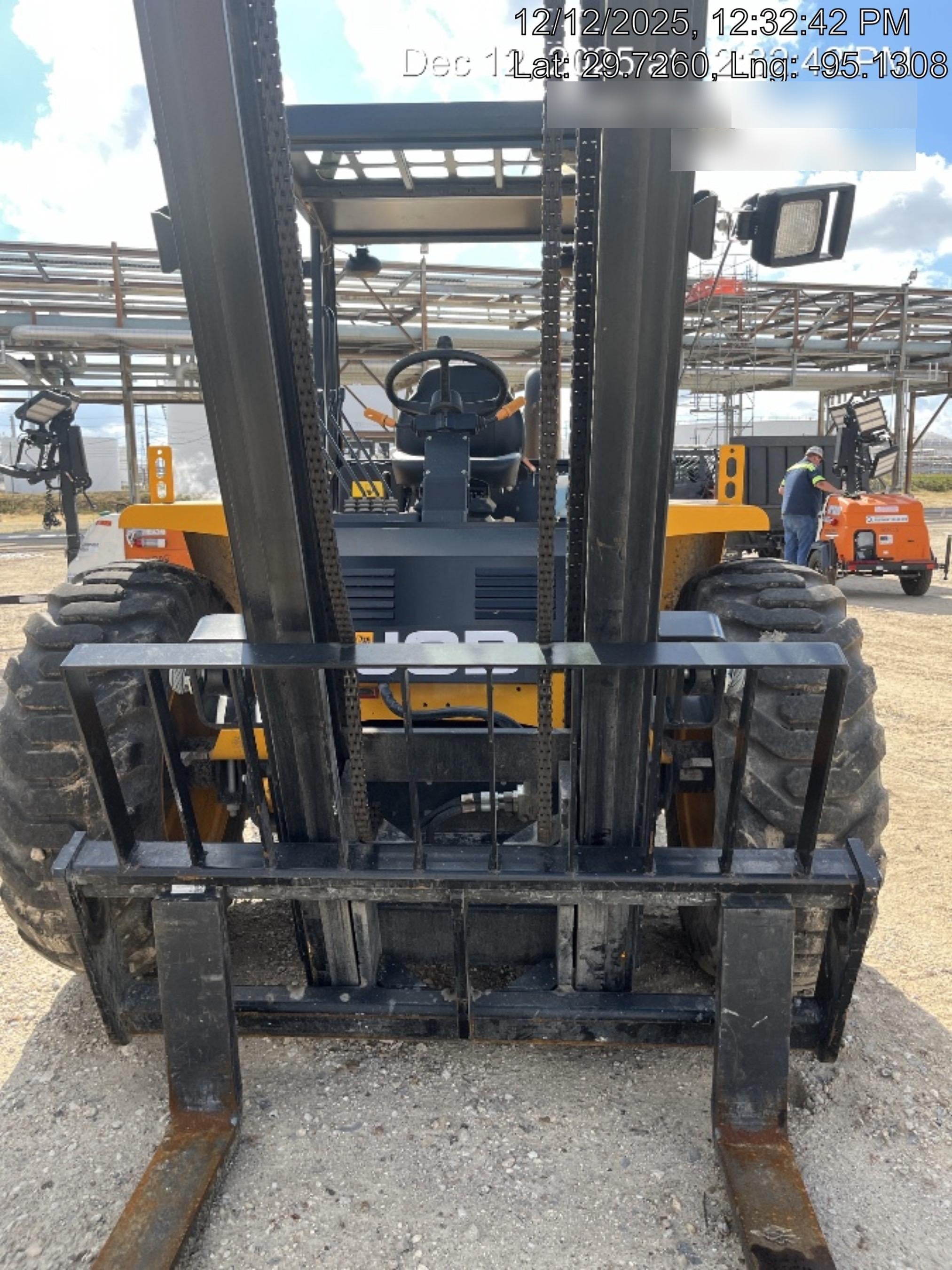 2025 JCB 930-4