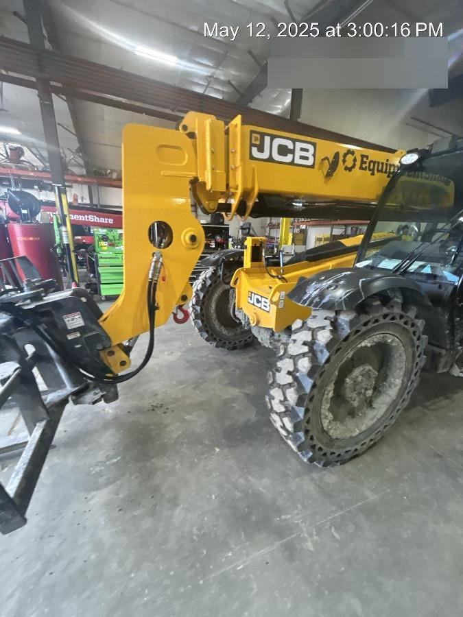 2022 JCB 332/E5286