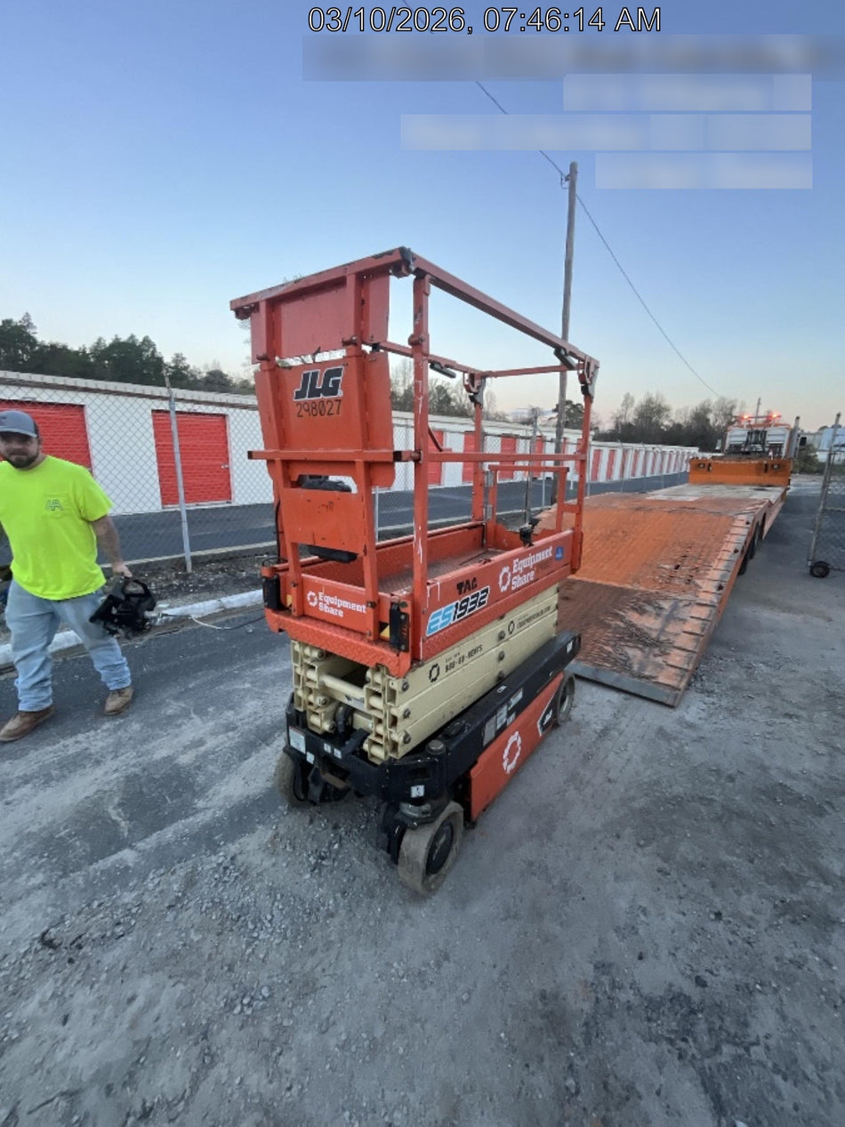 2023 JLG ES1932