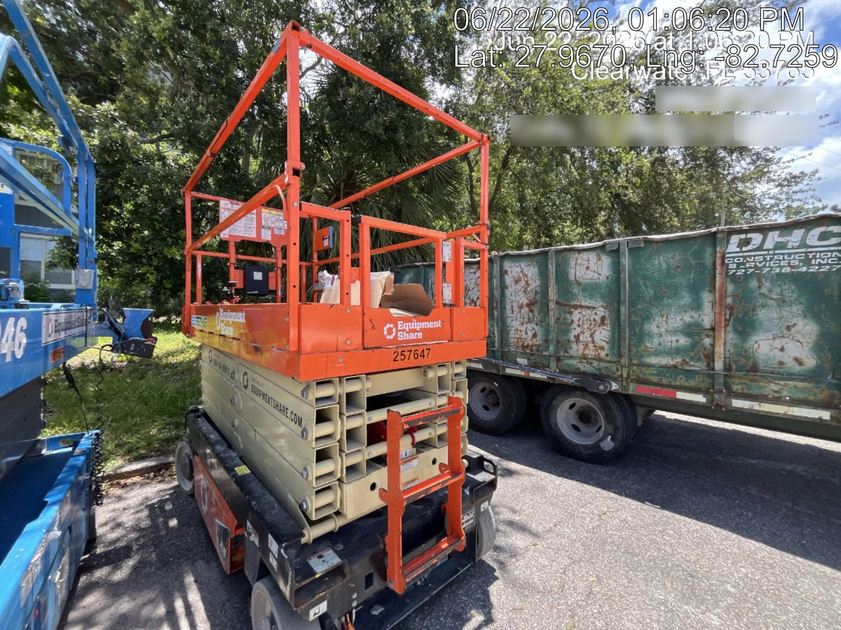 2022 JLG ES3246
