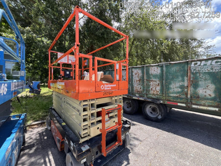 2022 JLG ES3246
