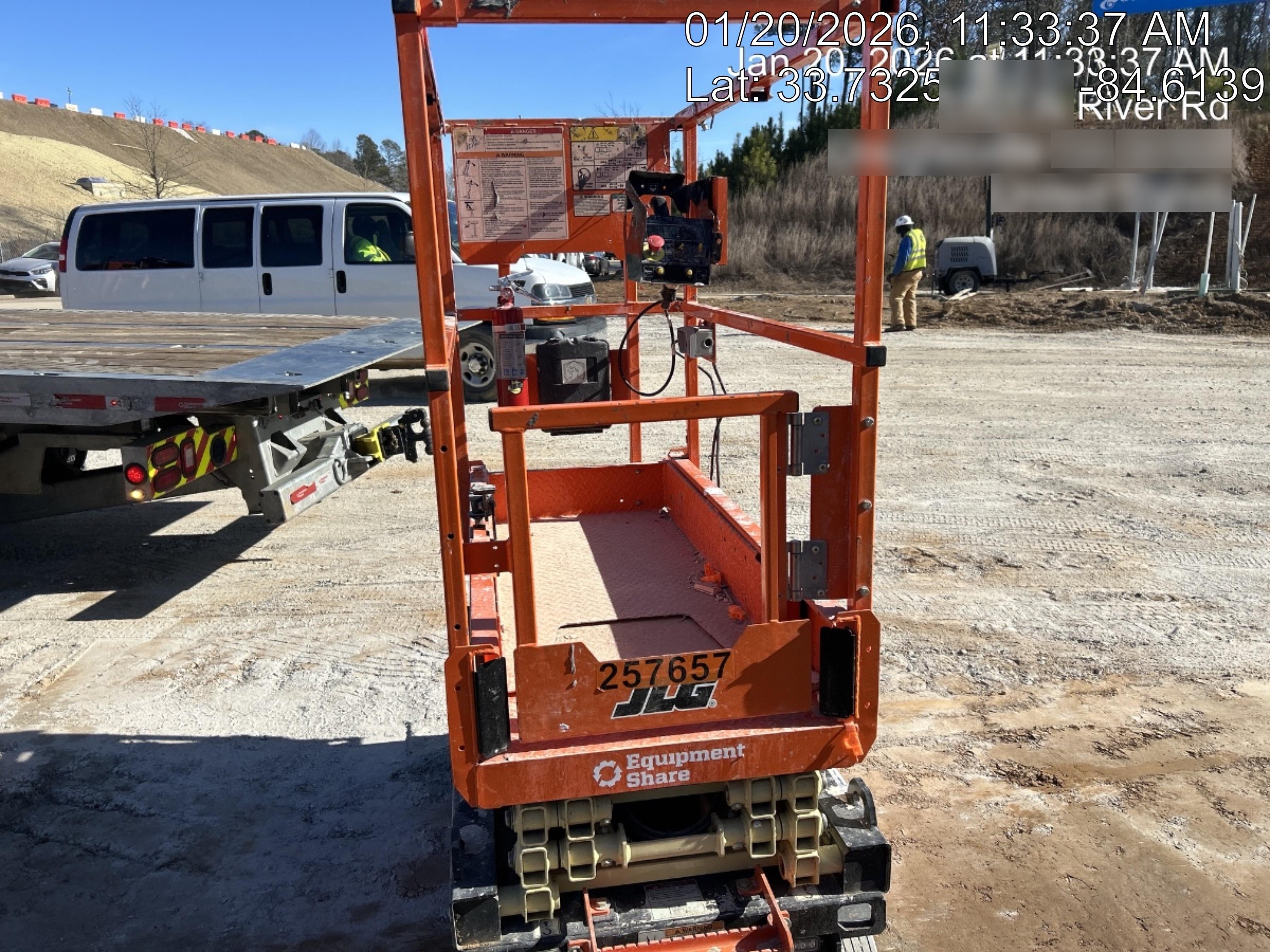 2022 JLG ES1330L