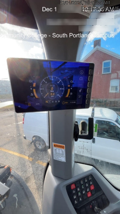 2019 Case 621G CLOSED CAB, 1 FUNCTION, JRB 416 STYLE HYD COUPLER