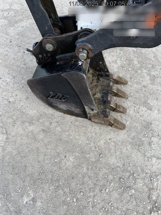 2025 TAKEUCHI 18" HD Bucket - Takeuchi