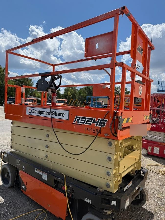 2021 JLG R3246