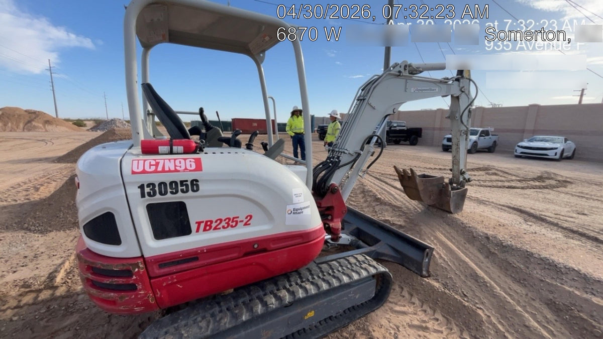 2021 TAKEUCHI TB235-2R
