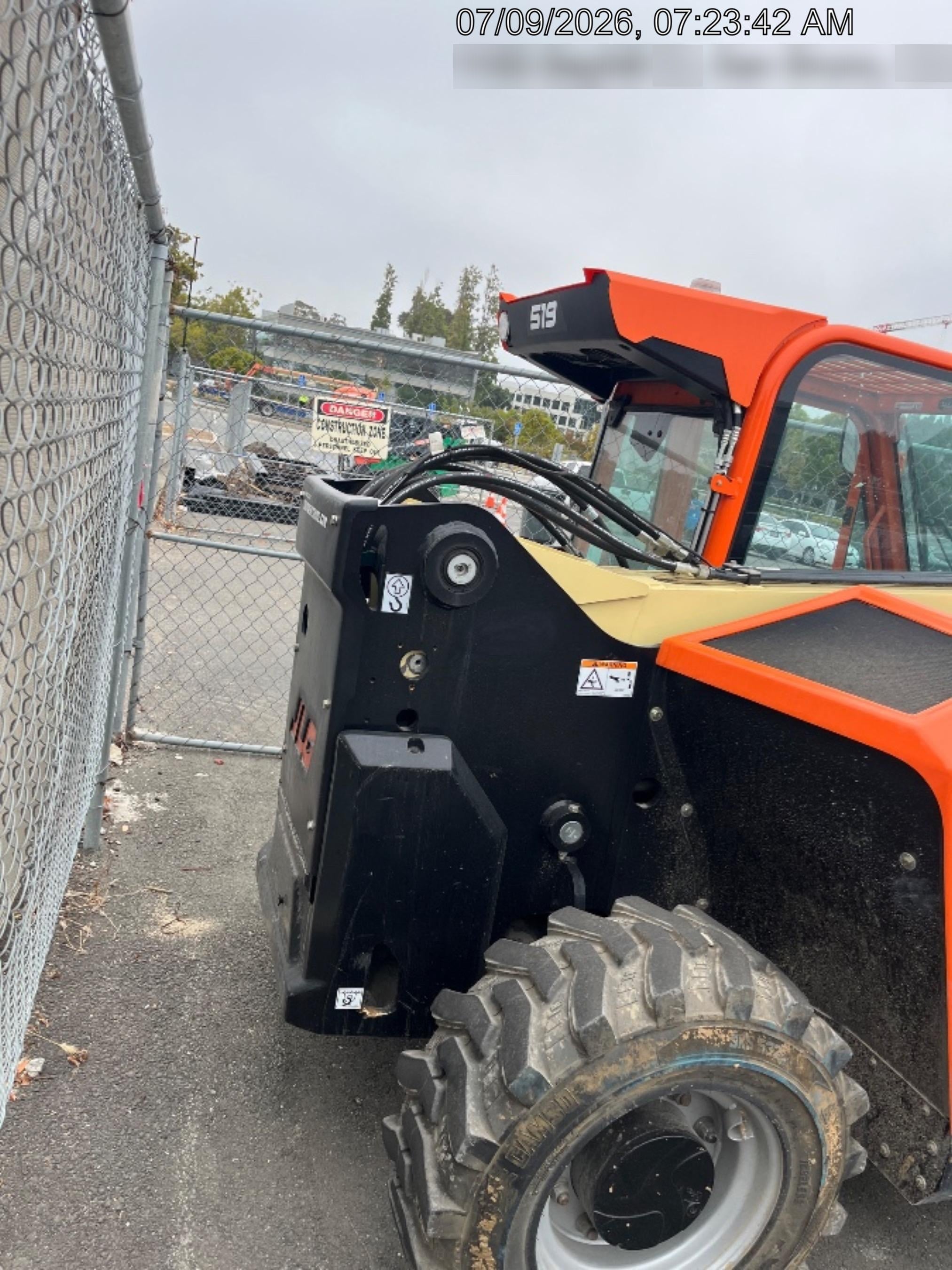 2025 JLG 519