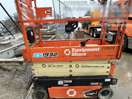 2022 JLG ES1932