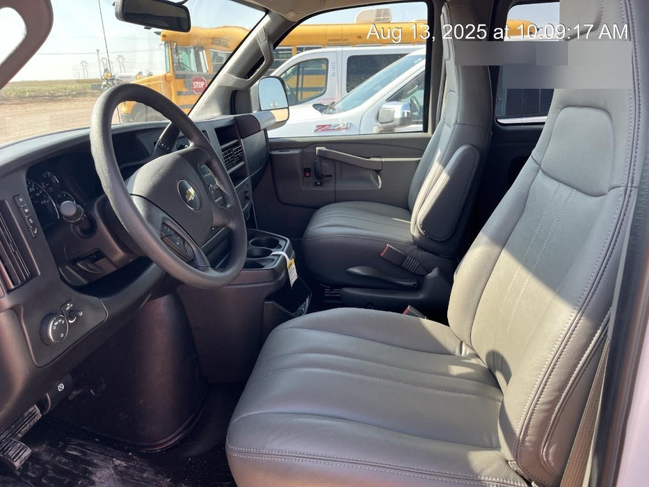 2025 CHEVROLET Express Van - Rental