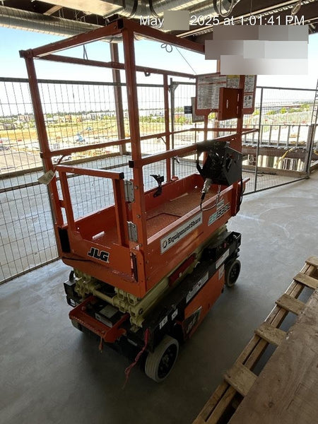 2021 JLG ES1330L