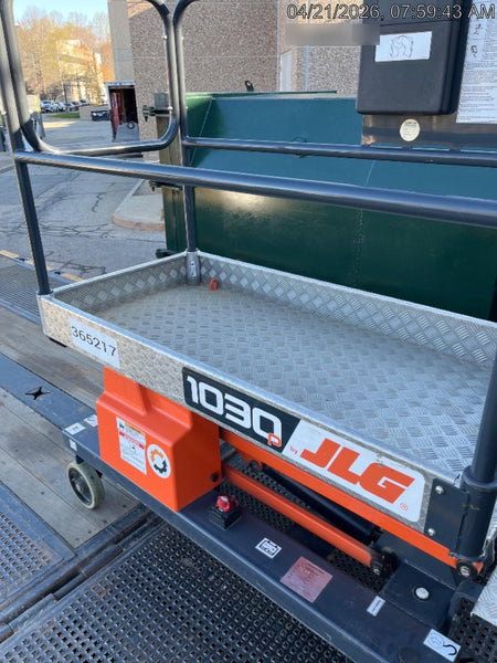 2023 JLG 1030P
