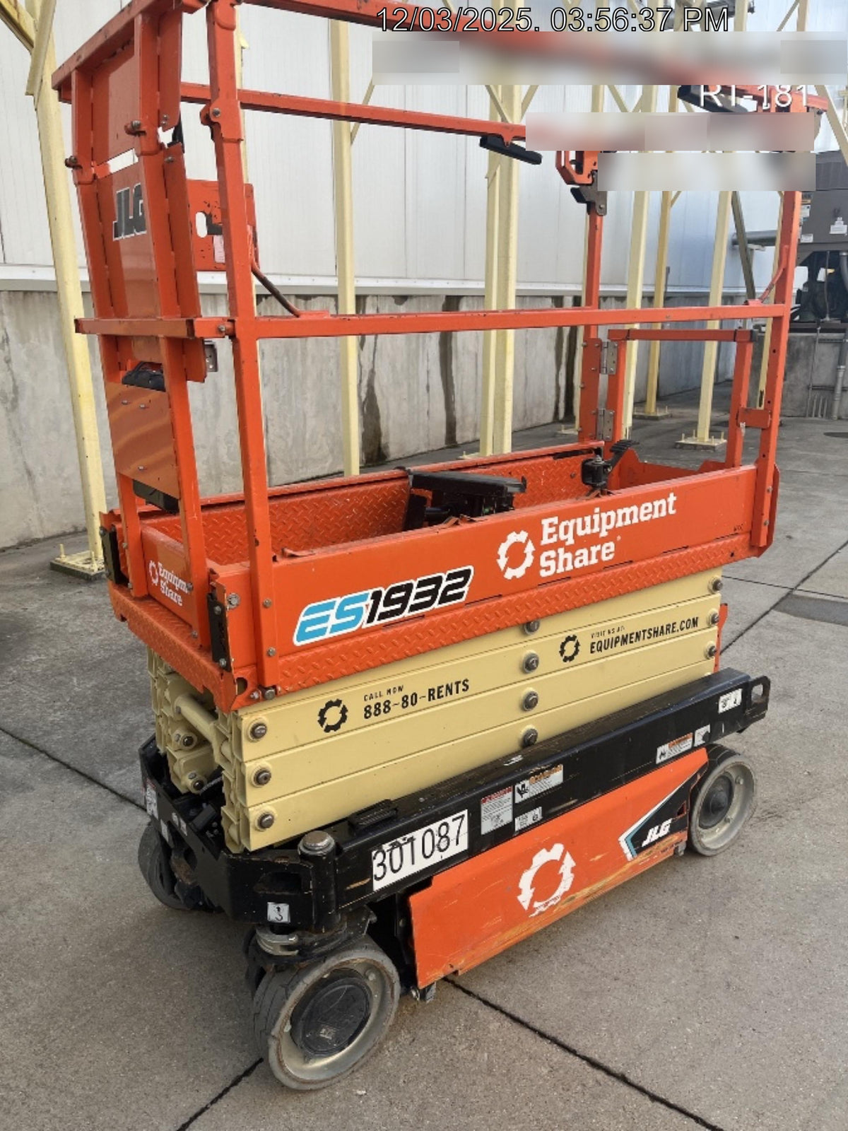 2023 JLG ES1932