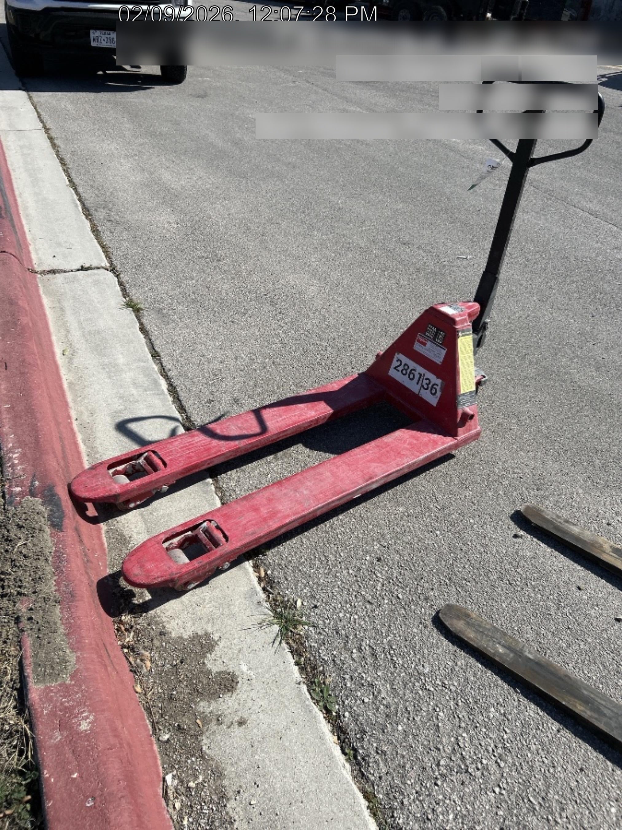 2022 DAYTON 5500 lb Pallet Jack