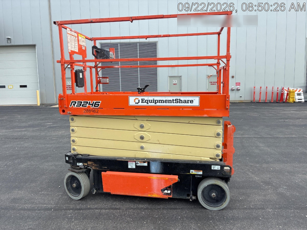 2022 JLG R3246