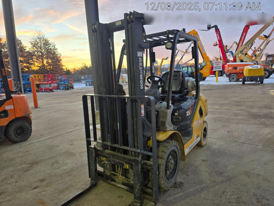 2018 KOMATSU FG25HT-16