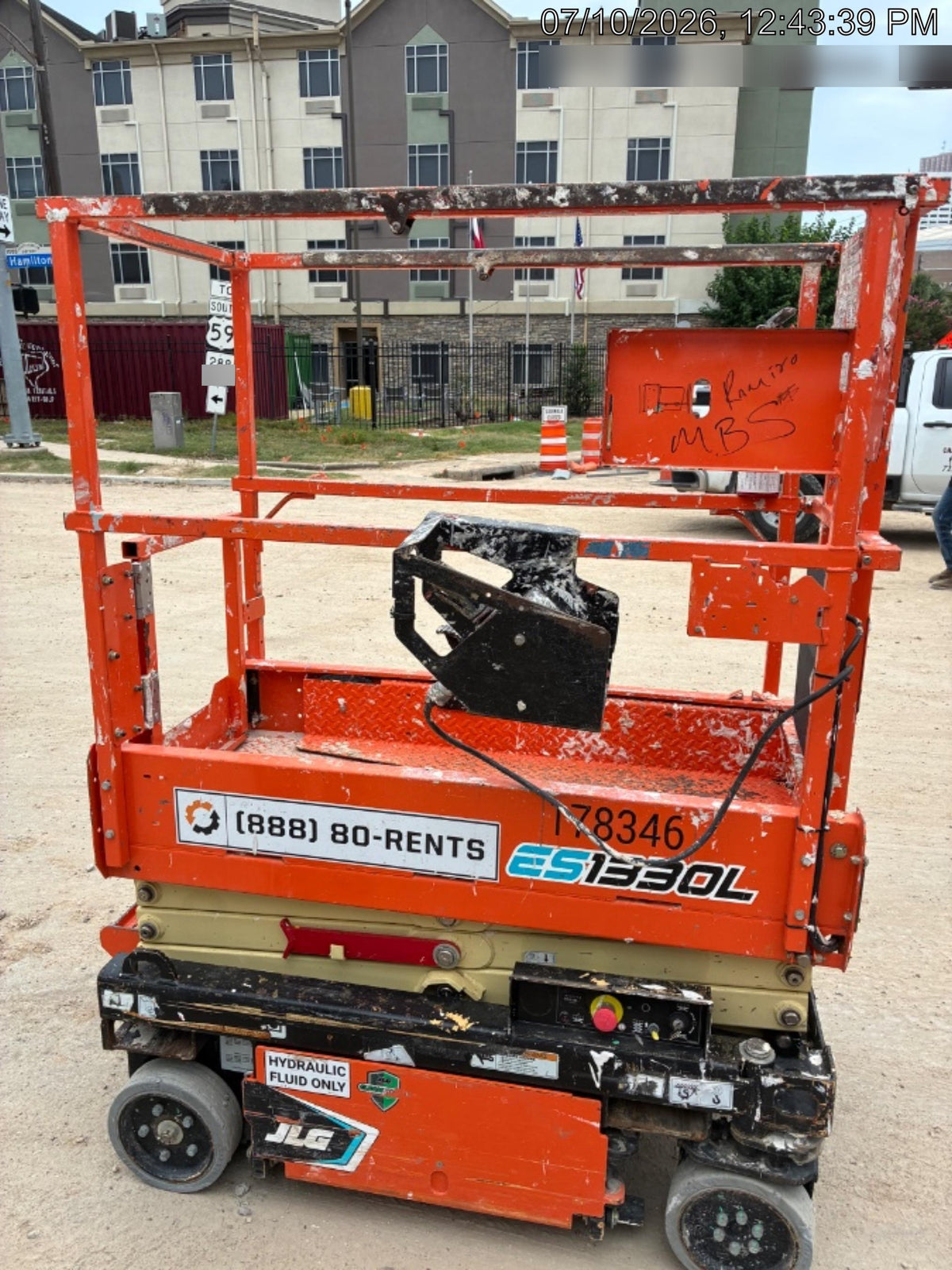 2021 JLG ES1330L
