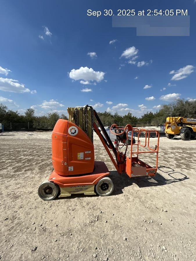 2022 JLG 26E