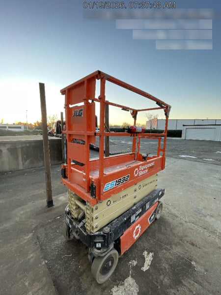 2023 JLG ES1932