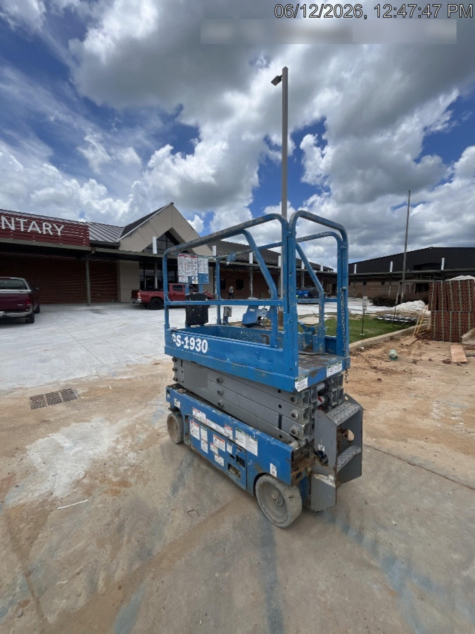 2019 Genie GS-1930 Fixed Rails with Chain Entry