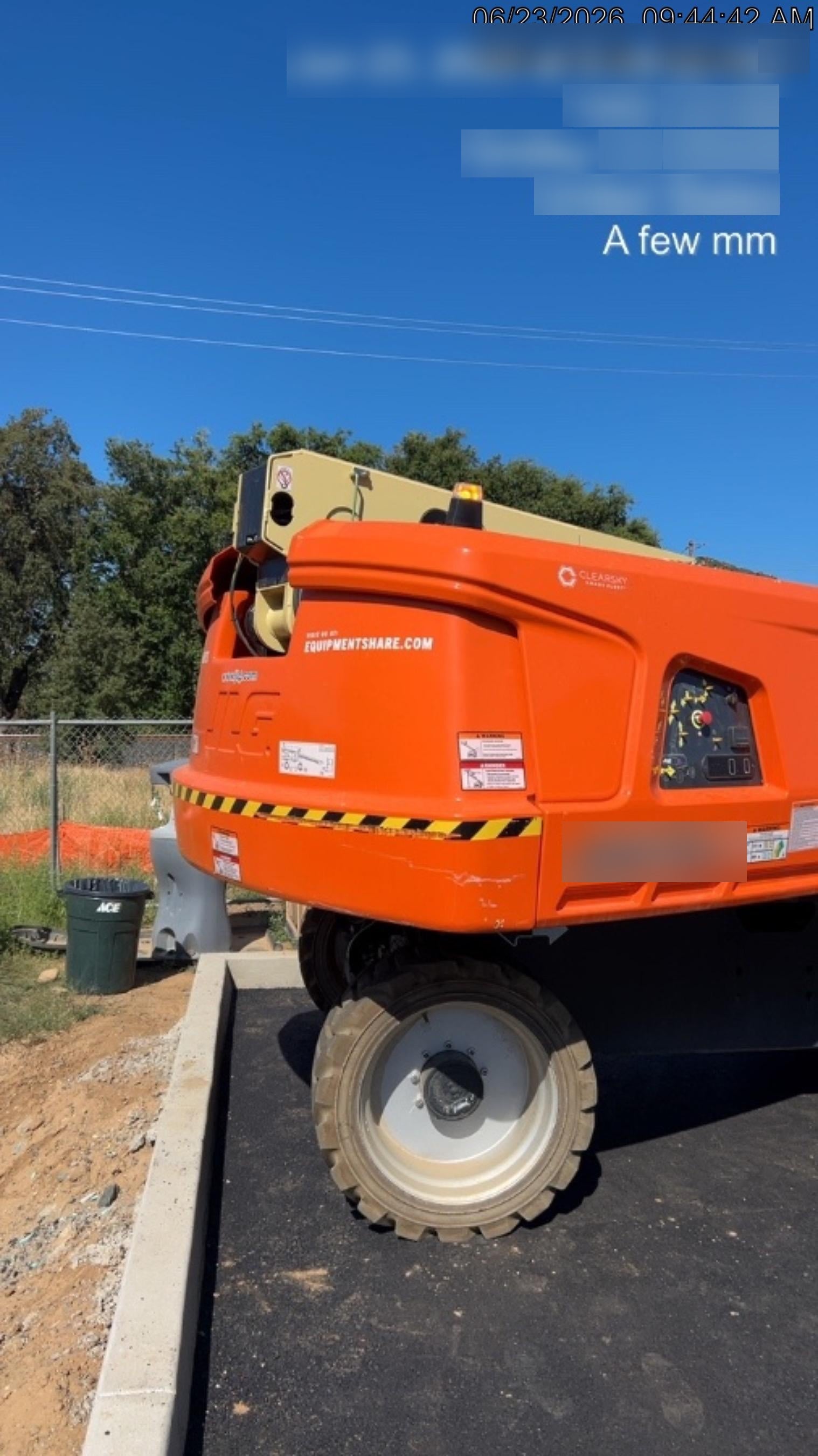 2025 JLG 660SJ