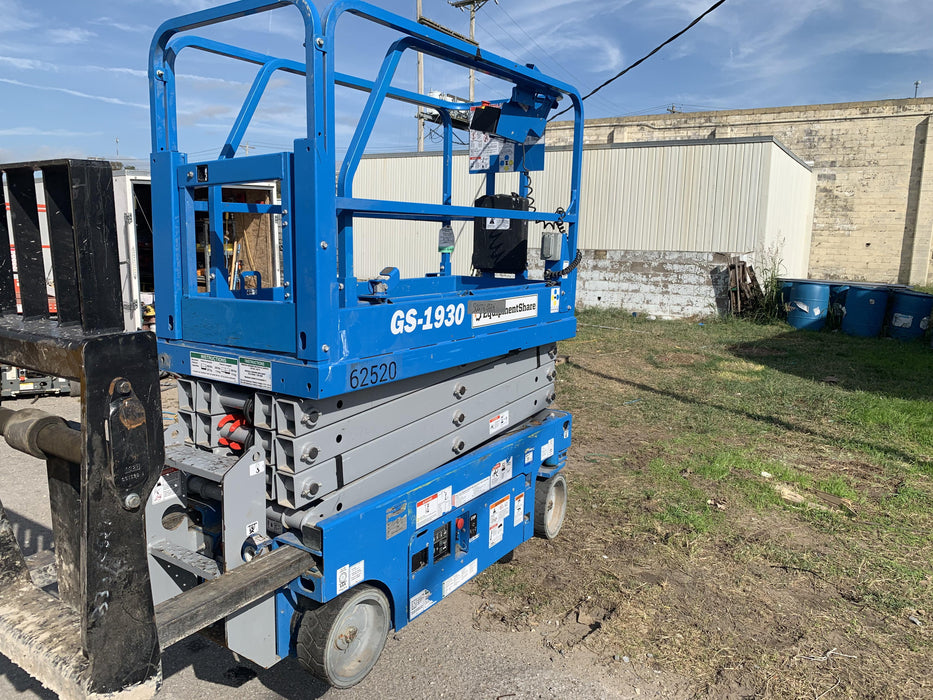 2020 Genie GS-1930 Solid Non Marking Tires, Beacon, Folding rails with half height swing gate
