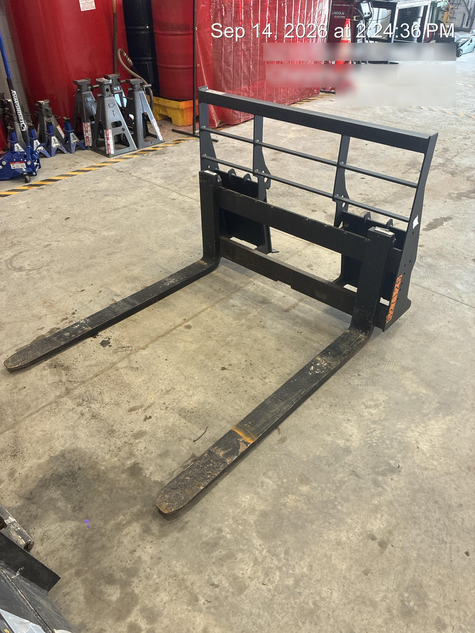 2025 ARROW MATERIAL HANDLING 48" Pallet Forks - Arrow