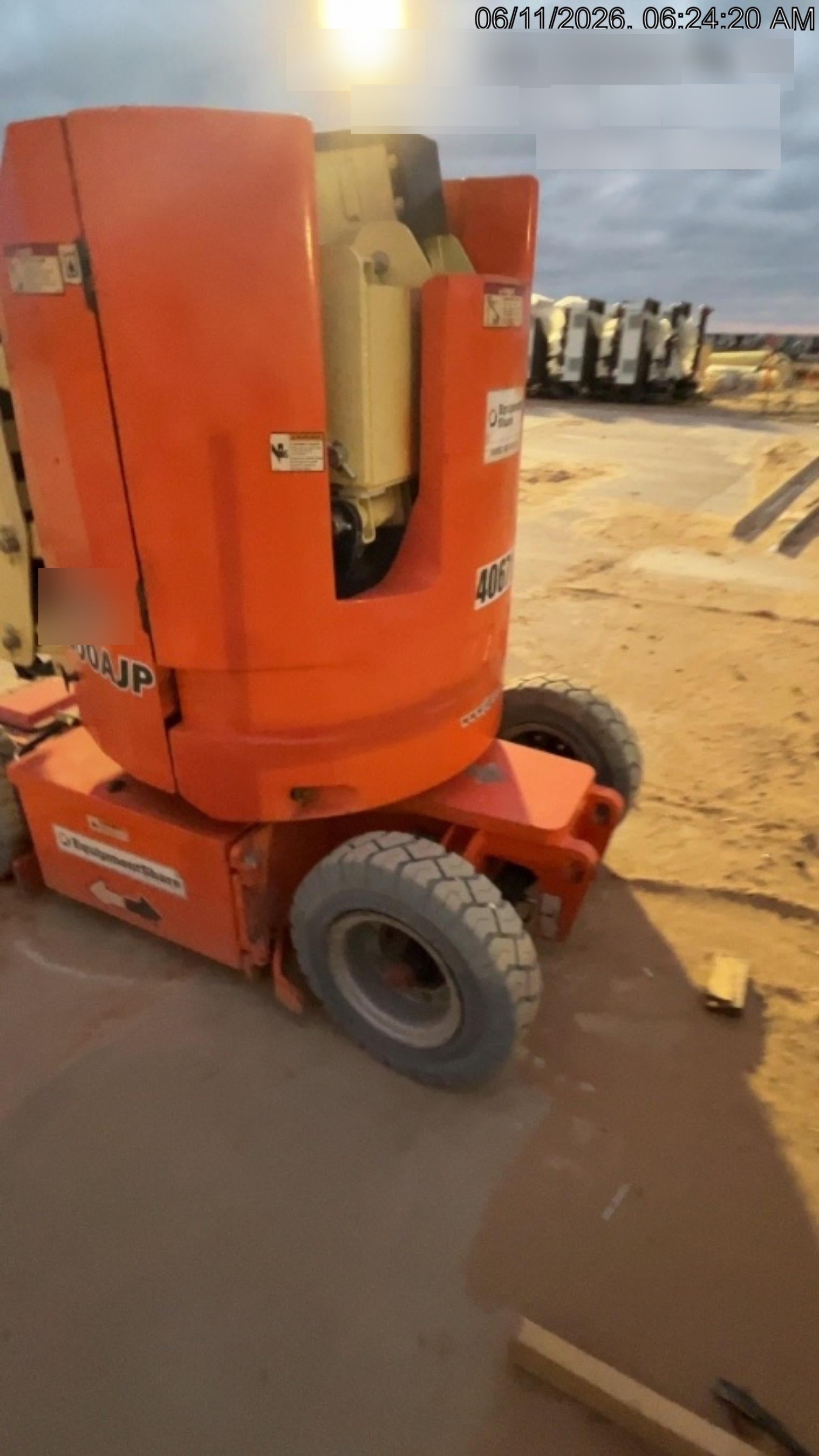 2019 JLG E300AJP