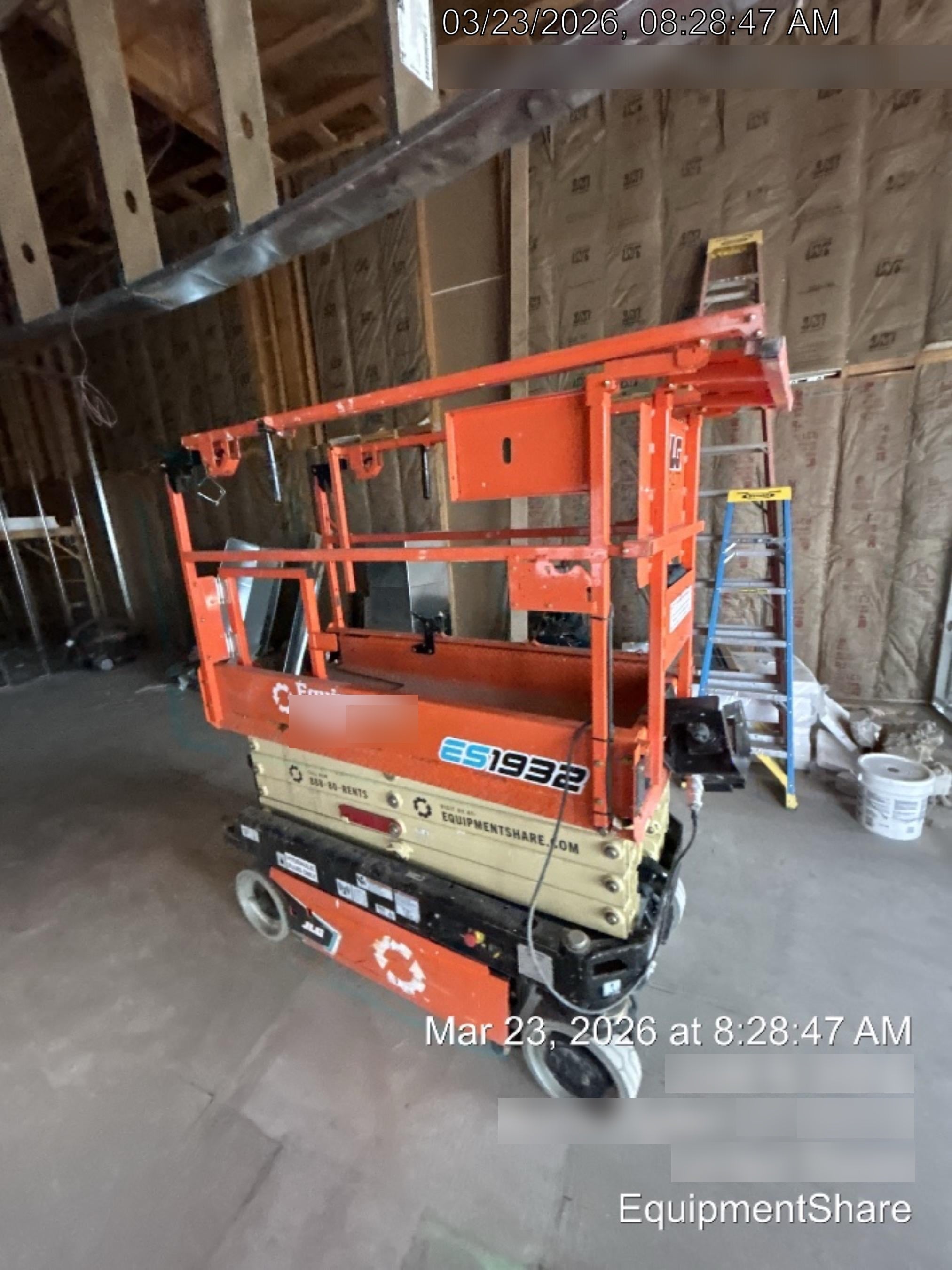 2024 JLG ES1932