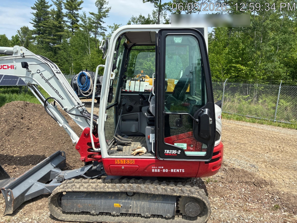 2025 TAKEUCHI TB235-2CR