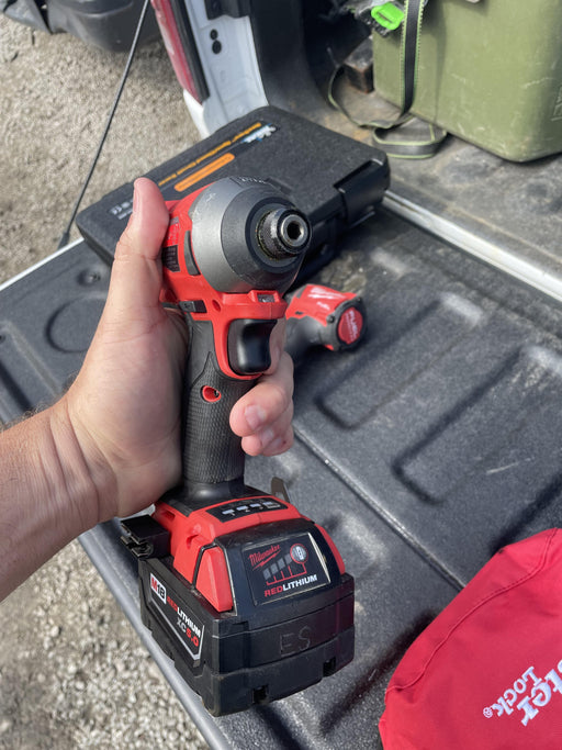 2022 MILWAUKEE 2853-22