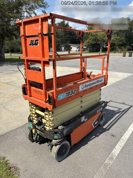2021 JLG ES1932
