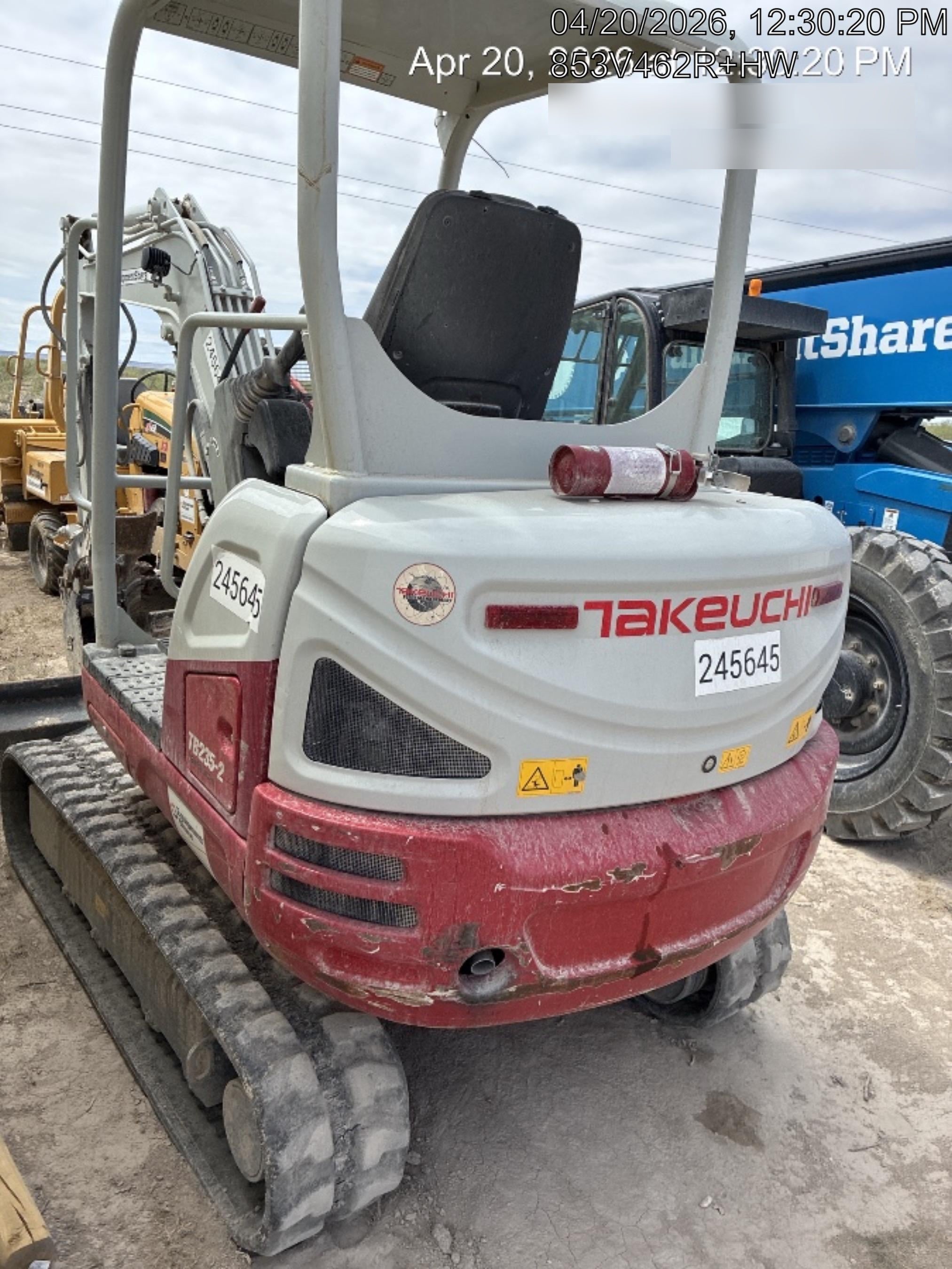 2022 TAKEUCHI TB235-2R