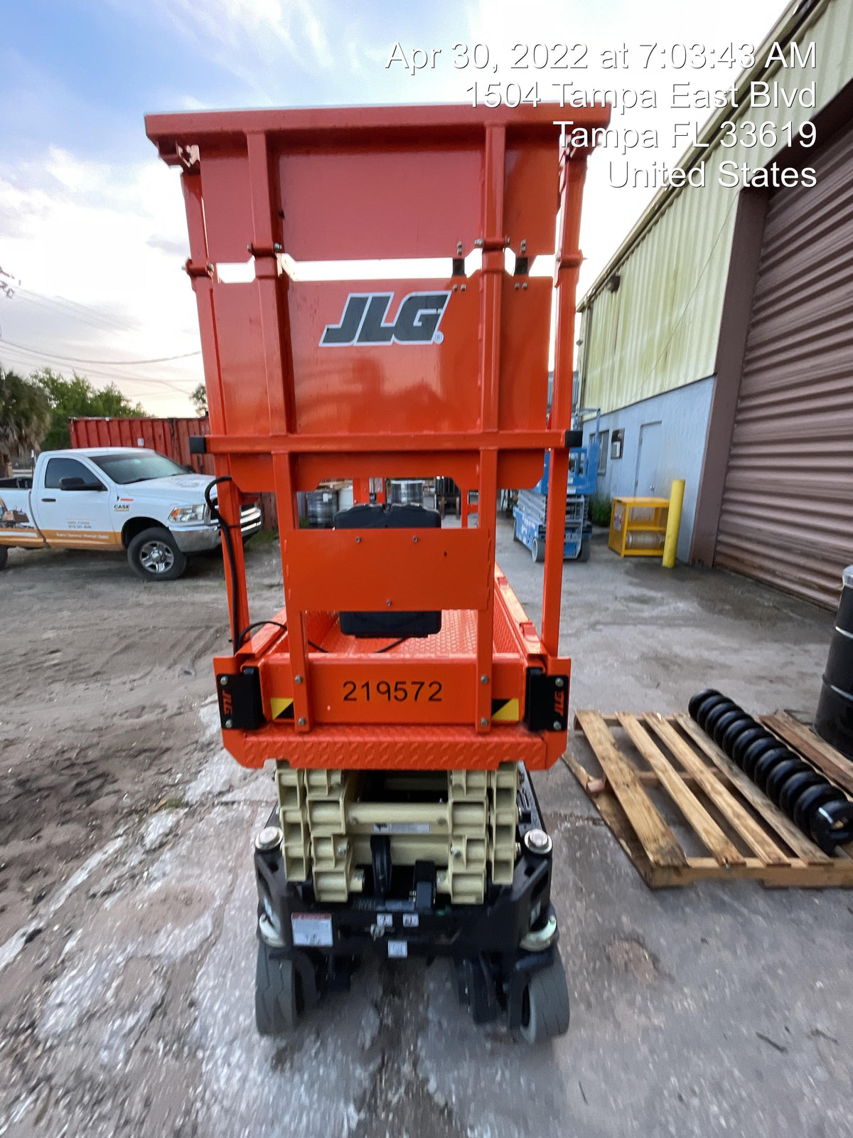 2022 JLG ES1932
