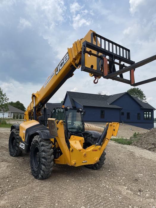 2020 JCB 510-56 Cab/Heat/Air, 74 HP, Solid Tires, STD Worklight, Beacon, Aux Hydraulics, Lifting Eye, Back up Alarm w/66" Carriage/60" Forks
