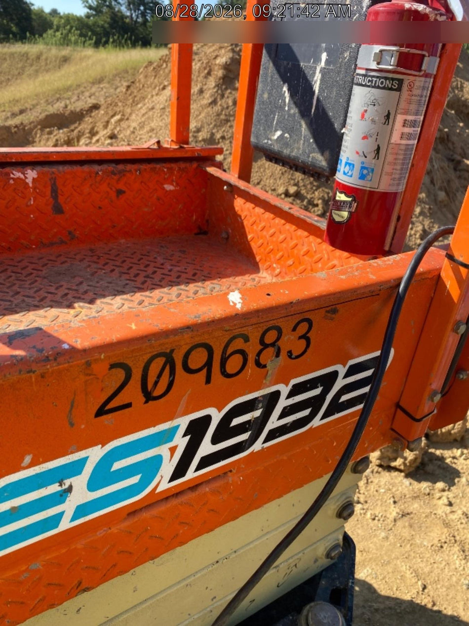 2022 JLG ES1932