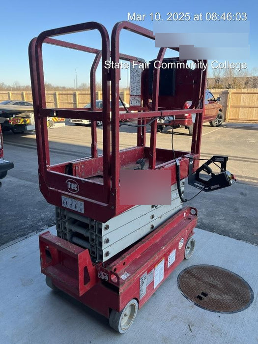 2017 MEC 1330SE MEC 1330SE Scissor Lift