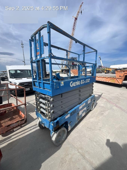 2018 Genie GS-3232 Genie GS3232 Lift w/Folding Rails and Swing Gate