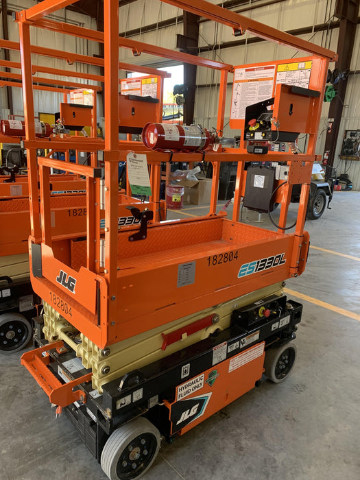 2021 JLG ES1330L