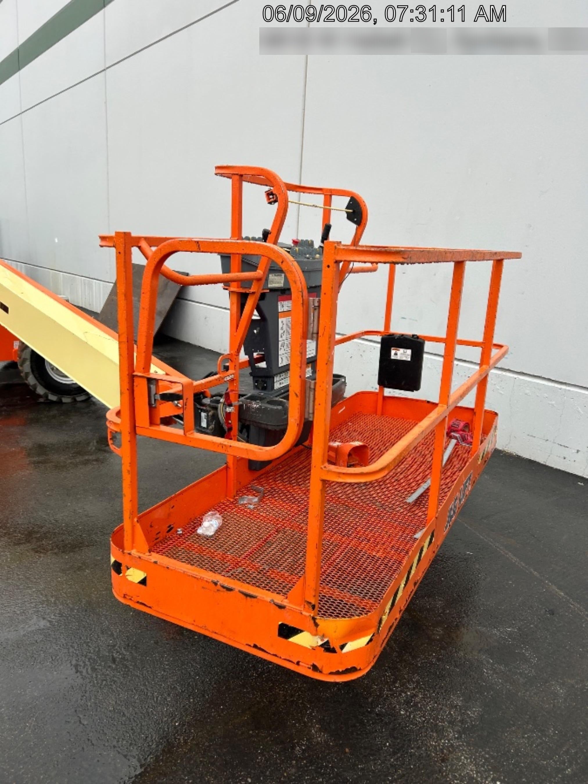 2021 JLG 400S