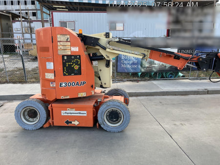 2019 JLG E300AJP