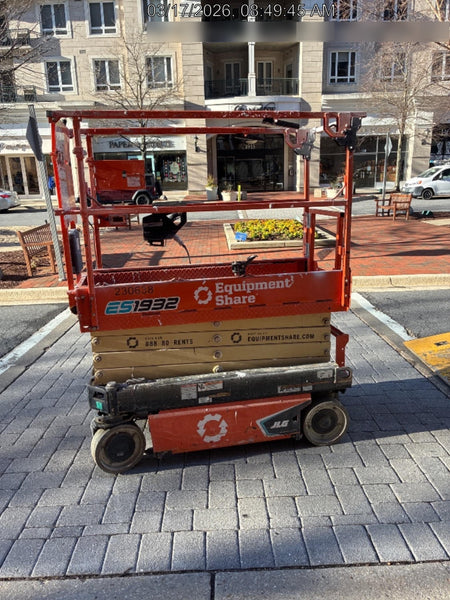 2022 JLG ES1932