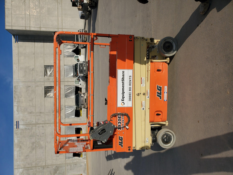 2016 JLG 1930ES