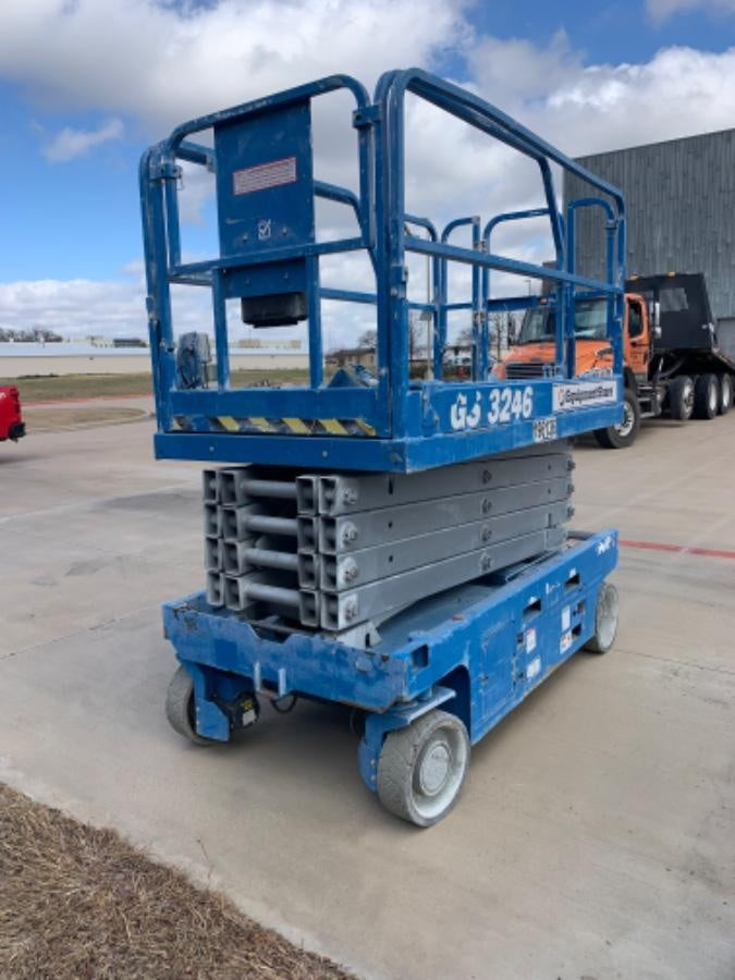 2021 GENIE GS-3246