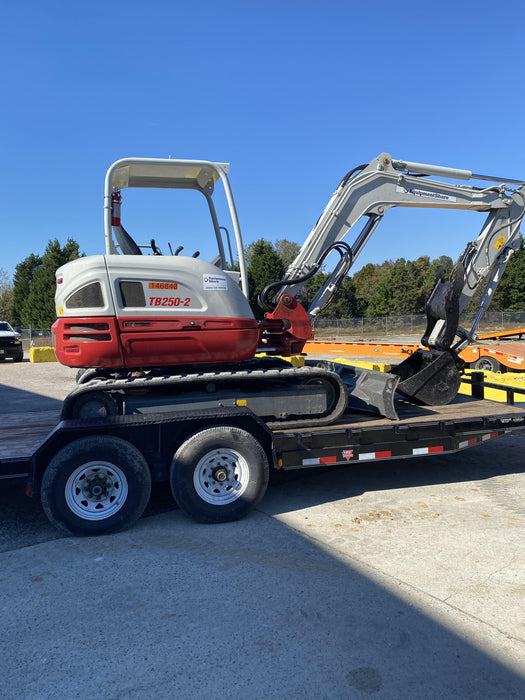 2021 TAKEUCHI TB250-2