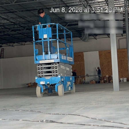 2019 Genie GS-2632 Folding rails with half height swing gate