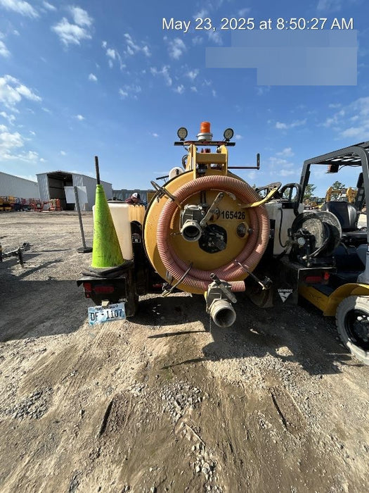 2021 VAC-TRON LP573XDT