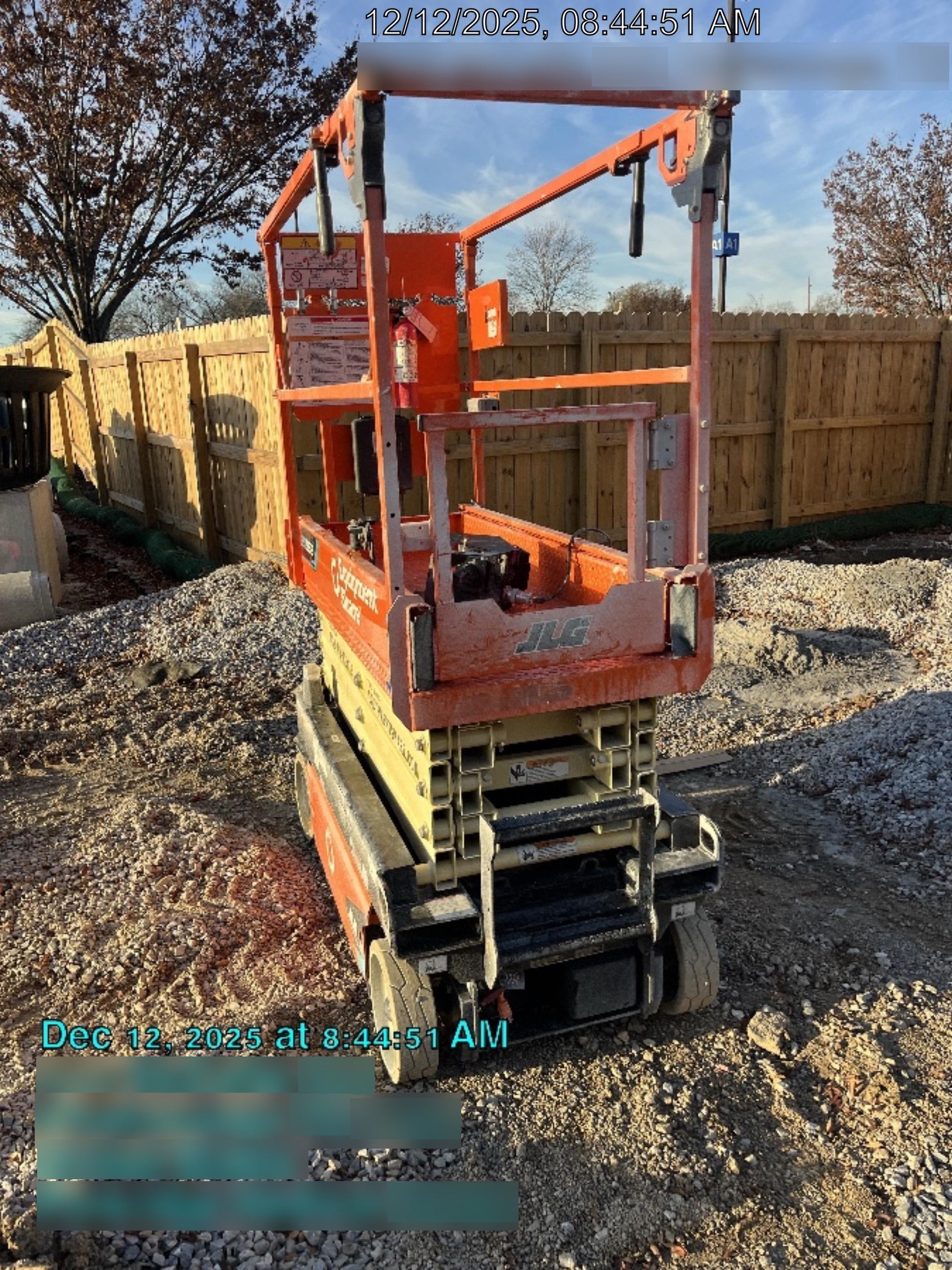 2025 JLG ES1932