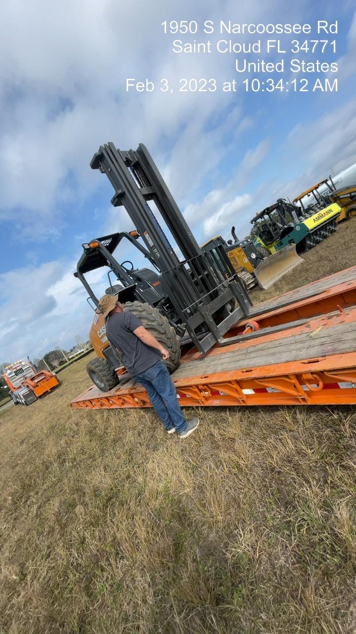 2023 CASE 588H
