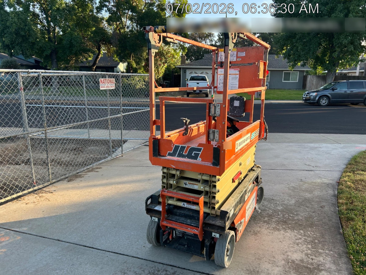 2022 JLG ES1932