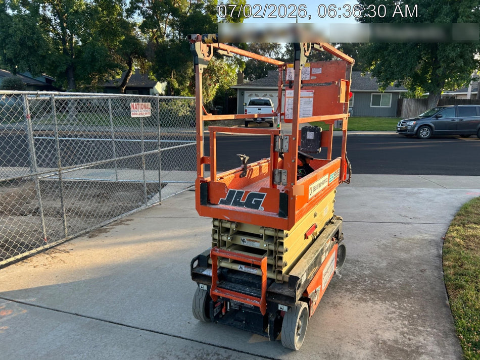 2022 JLG ES1932